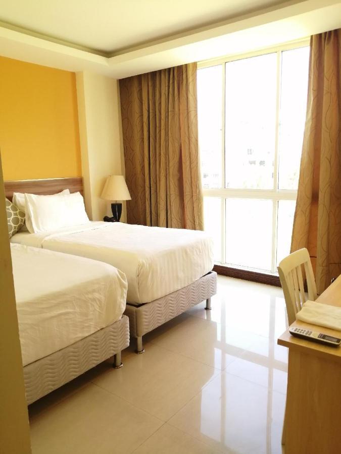 The Grand View Hotel Male Exterior photo